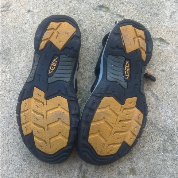 KEEN Newport H2 Men\'s Black Waterproof Sandals Size 10 main image 6